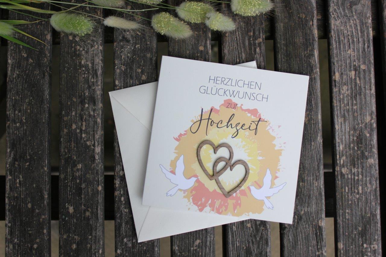 Holzgrusskarten - Hochzeitskarte "Herzlichen Glückwunsch zur Hochzeit" aus Recyclingkarton mit aufgeklebten Herzen "Herzlichen Glückwunsch zur Hochzeit"