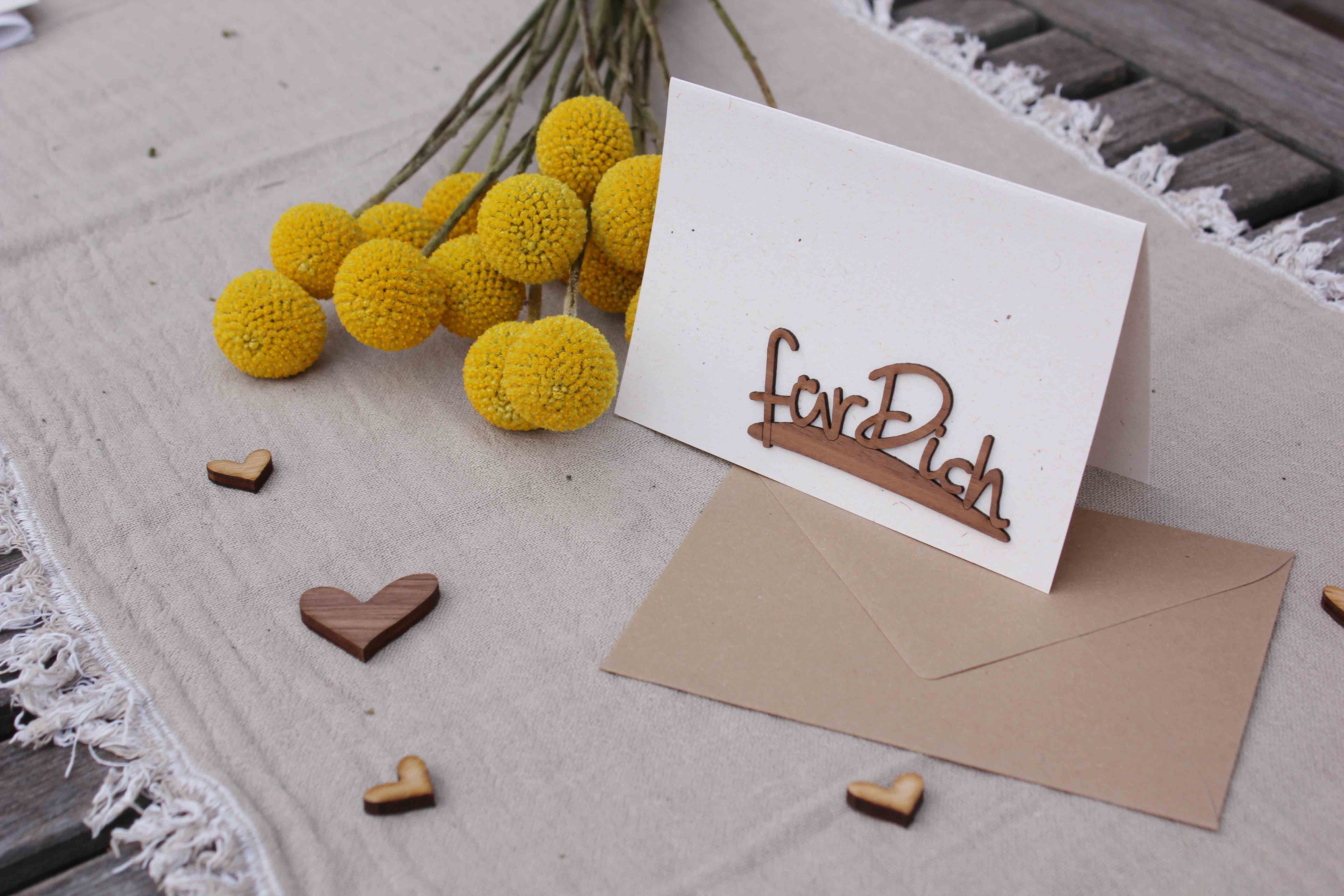Holzgrusskarten - Papierkarte mit Schriftzug "Für Dich" aus Nuss, Geschenkkarte, Dankeskarte