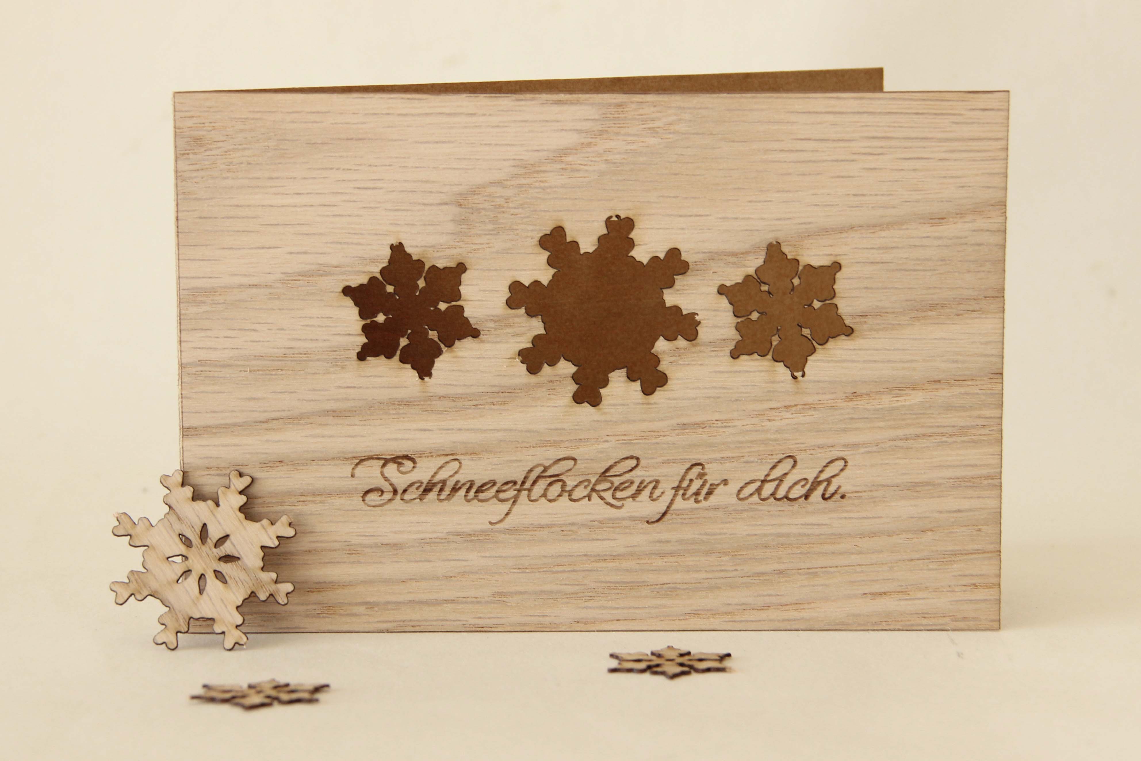 Holzgrusskarten - Weihnachtskarte "Schneeflocken für dich" aus Eiche, Schneeflocken