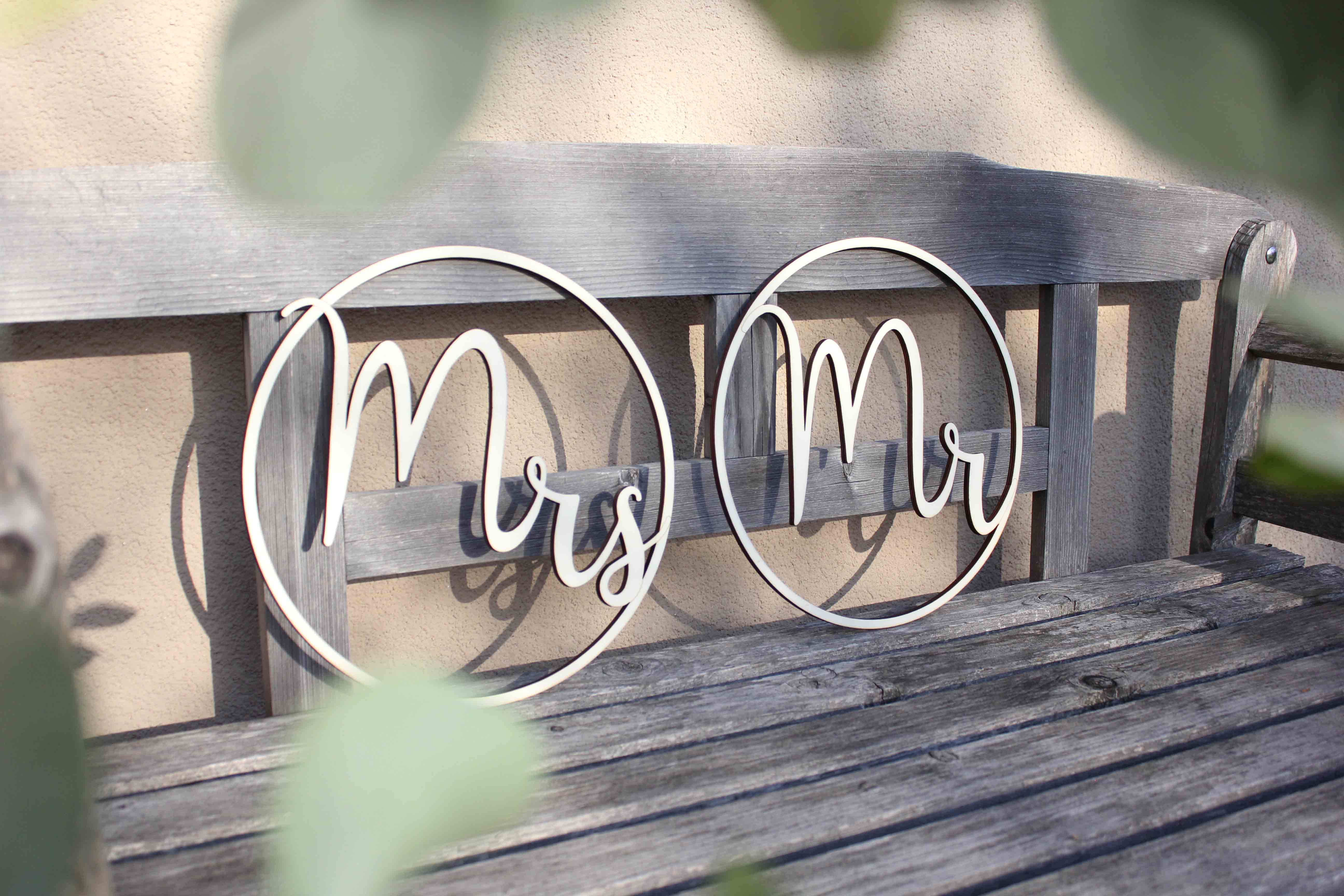 Holzgrusskarten - Holzkranz mit Schriftzug "Mrs Mr" aus Pappelholz, Holzring, Tür, Deko, Geschenk, Hochzeit